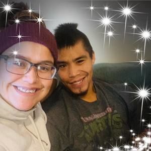 Meet your Posher, Dee-dee